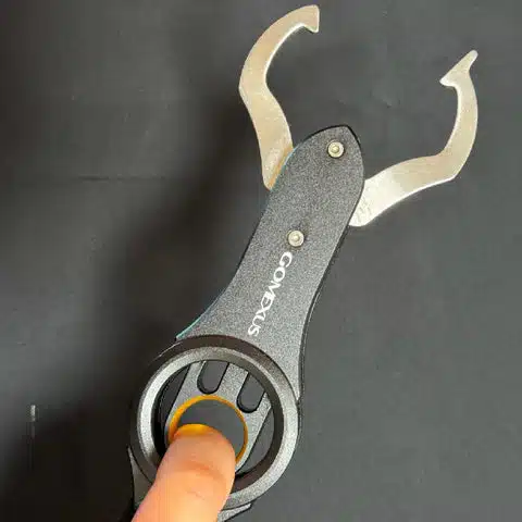 06 0f5f5f4d 2b41 472e 91b7