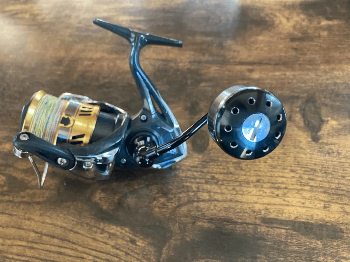 ゴメクサスの共回り式ハンドルはリールへのカスタム方法