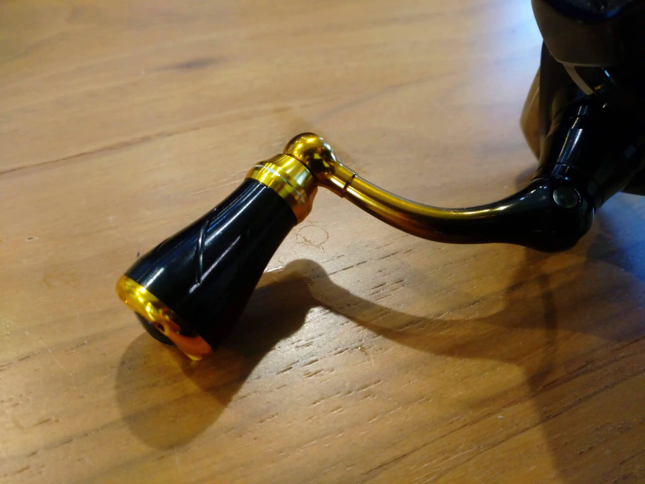 18ソアレBBC2000SSPGにゴメクサス製ハンドルノブとリールスタンドでカスタム 7 ゴメクサスリールへの取り付け方法