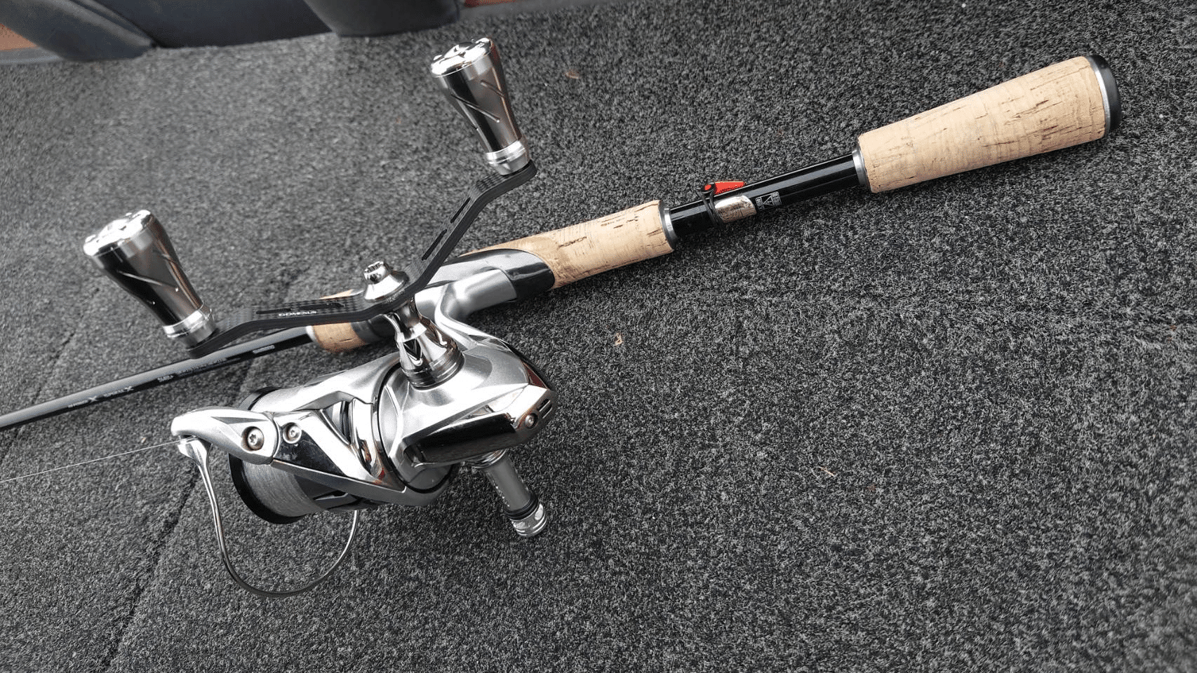 19ストラディックにゴメクサスリールスタンドの使用感