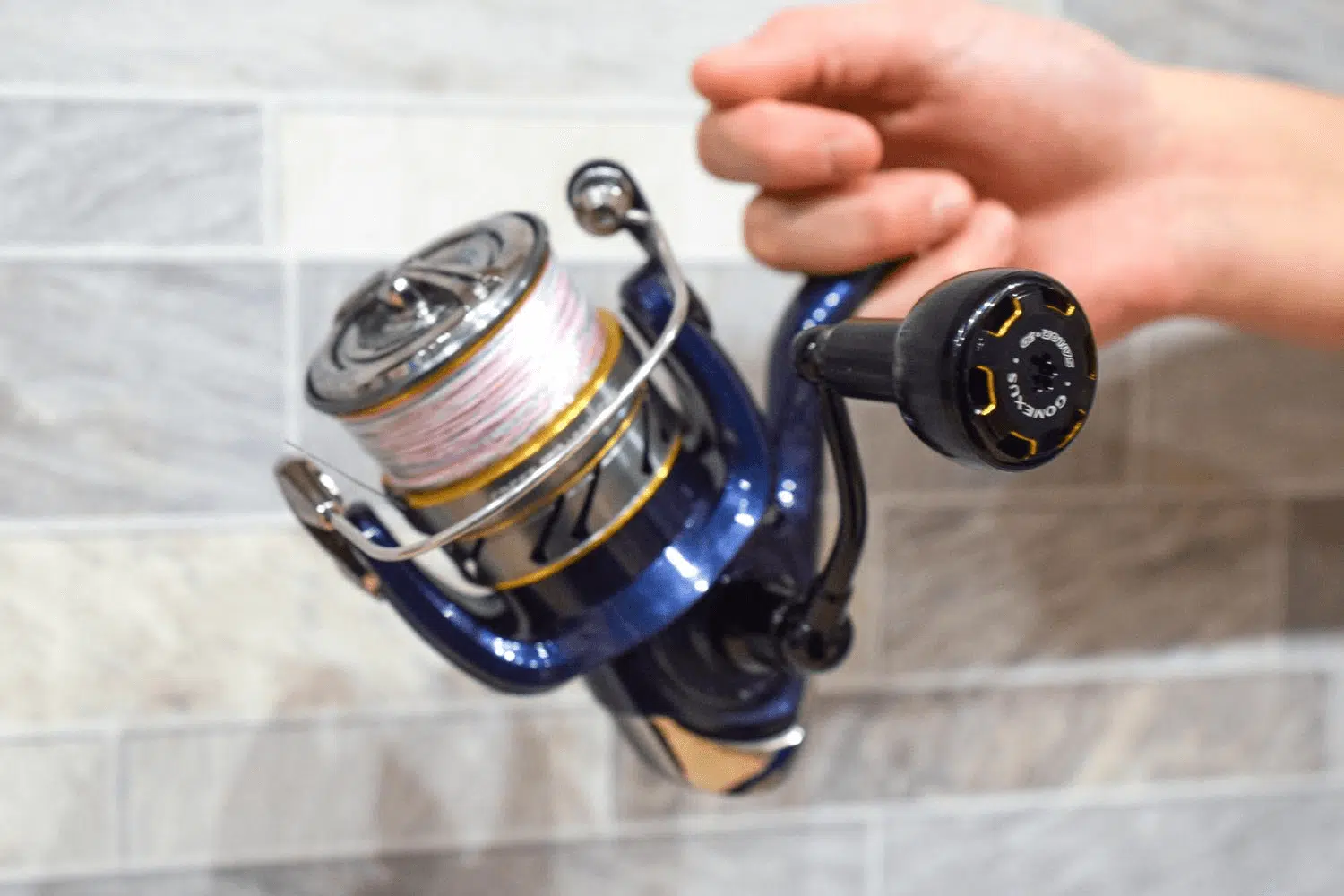 ゴメクサス共回り式スピニング用ハンドルMSL-L57の装着完了図