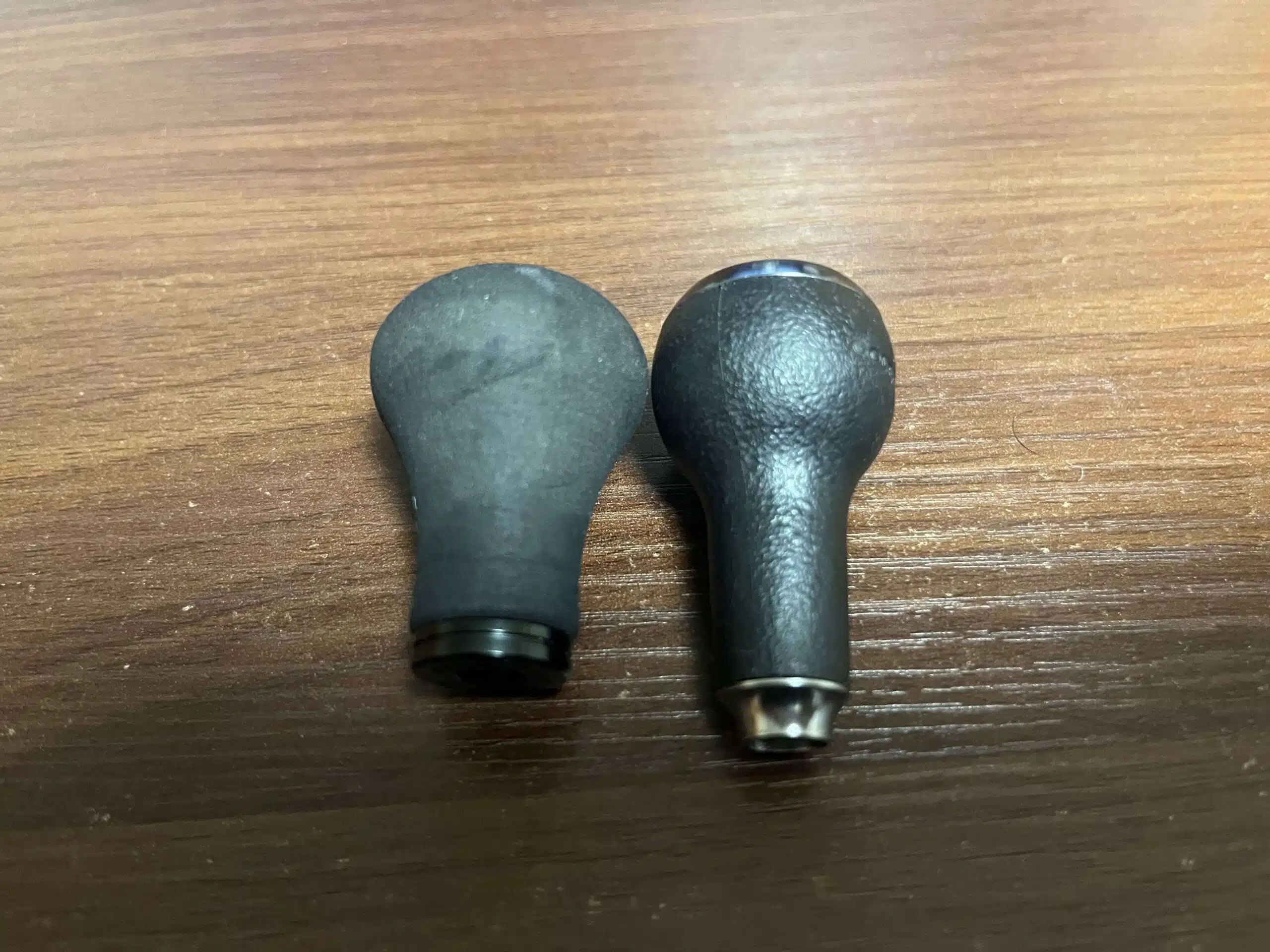 ゴメクサスカスタムノブと純正ハンドルノブとの比較