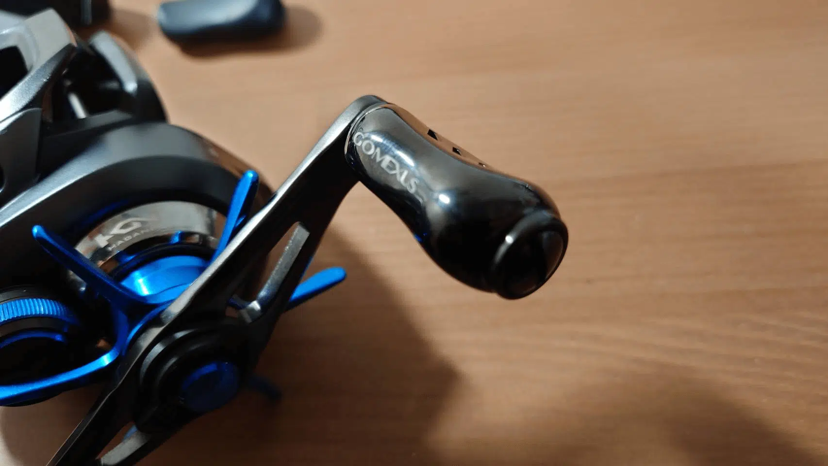 20 SLX DCのハンドルノブとスタードラグをカスタム!格段に向上した使用感をインプレ! 3 20SLXDCにゴメクサスノブの装着完了図