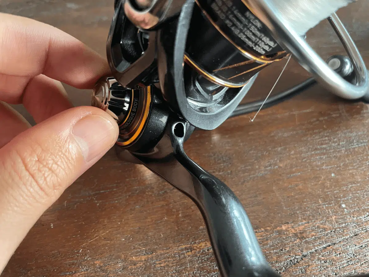 ゴメクサスのリールスタンドR2装着方法