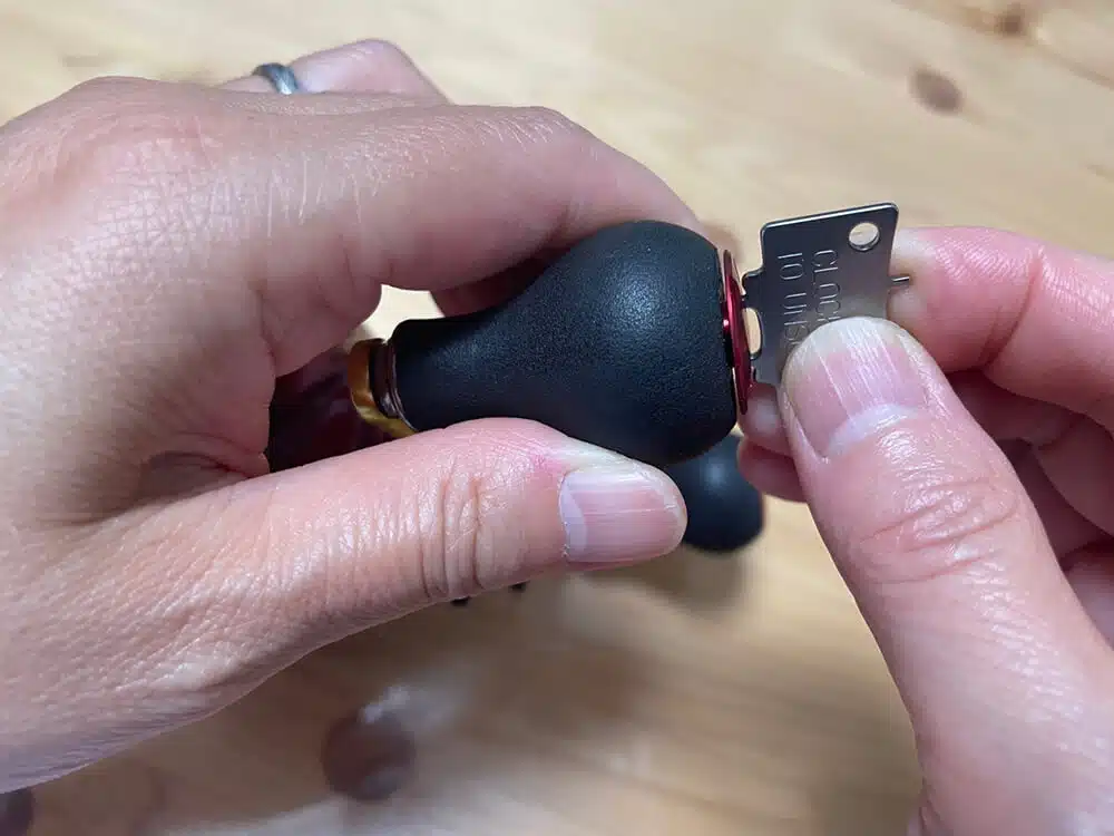 18スパルタンMX ICにゴメクサスのノブを取り付けてみた!インプレを紹介! 6 18スパルタンMX ICの純正のノブキャップを外す