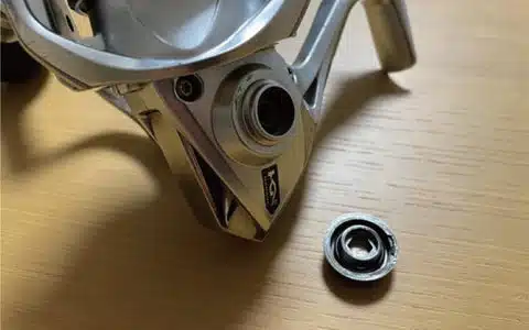 ゴメクサスのリールスタンド「R6TNBN」を15ストラディックに装着!その様子を紹介 5