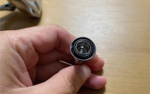 ゴメクサスのリールスタンド「R6TNBN」を15ストラディックに装着!その様子を紹介 6