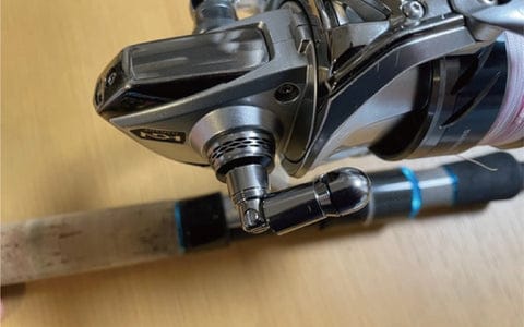 ゴメクサスのリールスタンド「R6TNBN」を15ストラディックに装着!その様子を紹介 9