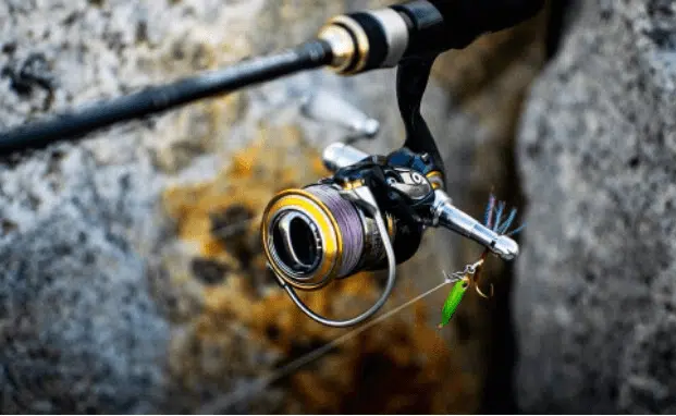 撮影に!船の移動中に!傷付き防止のリールスタンドが便利 4 ゴメクサス リールスタンド