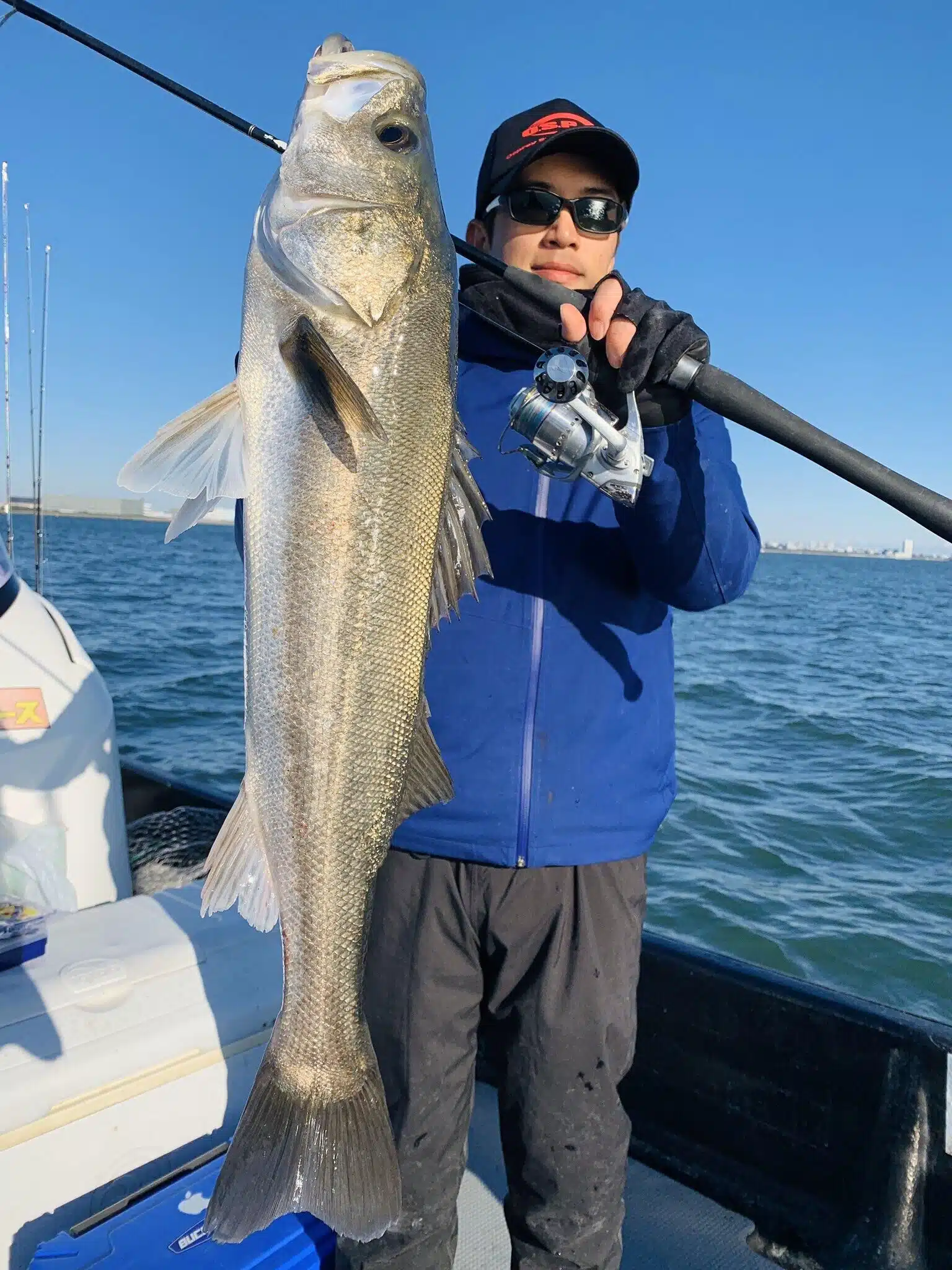 冬(12月・1月・2月)の釣りは何が釣れる? 6 ゴメクサス シーバス