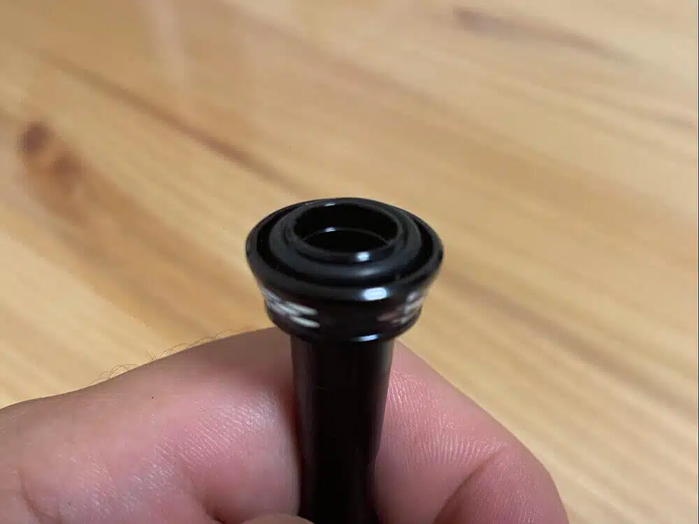 エクスセンスCI4+にスタンドを取り付け