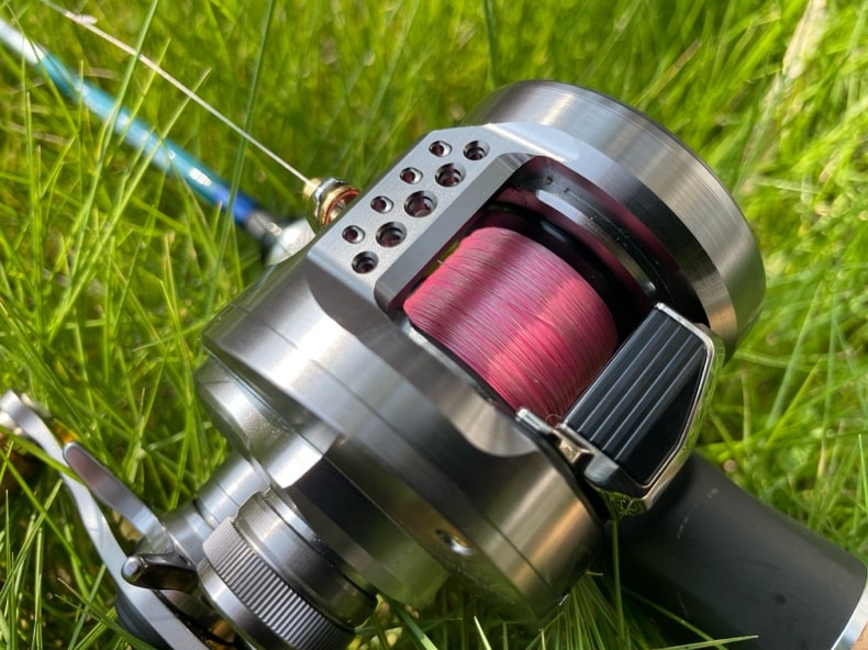 【初心者向け】渓流釣り方入門|ルアー選びからキャスト、アクションまで徹底解説 6 渓流釣り, ルアーフィッシング, ベイトリール