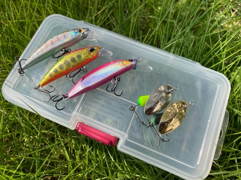 渓流、菅釣りルアー計44個 初心者向け】渓流釣り方入門｜ルアー選びからキャスト、アクションまで