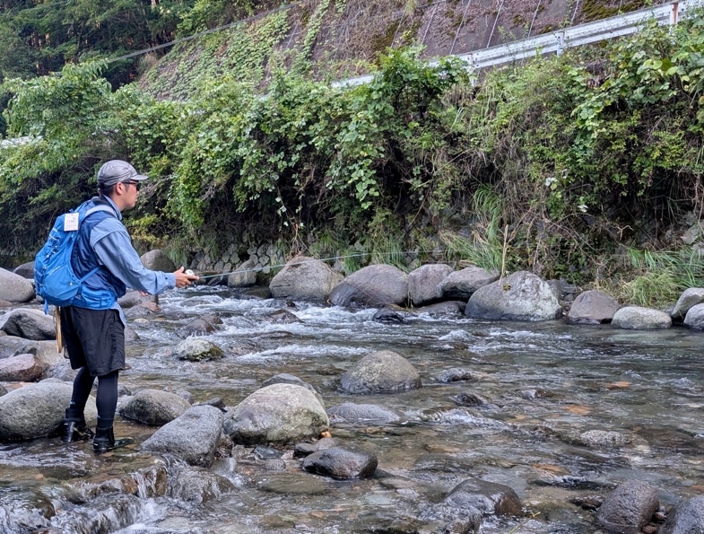 【初心者向け】渓流釣り方入門|ルアー選びからキャスト、アクションまで徹底解説 9 渓流釣り, 初心者, キャスト