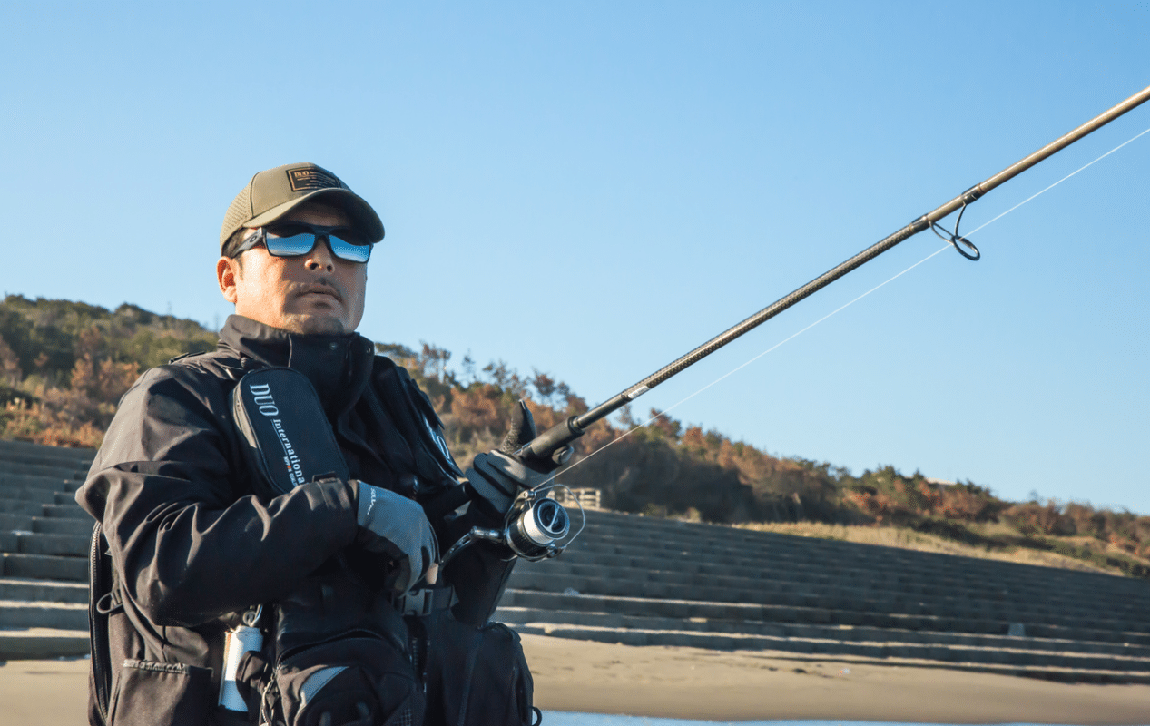 実釣経験 をもとに 開発された SurfDream CJ-T28 リールハンドル サーフフィッシングで使用される